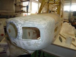 Engine cowl (33)